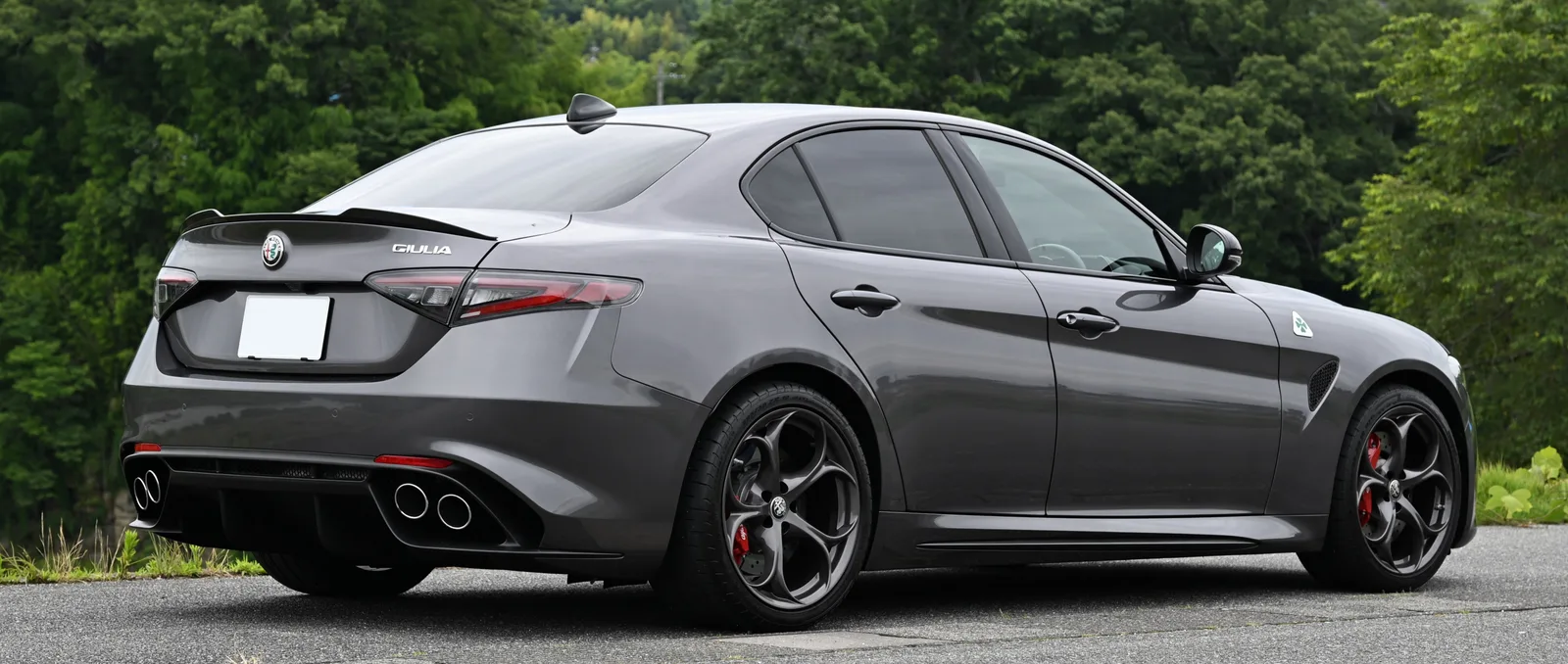 Alfa Romeo Giulia Quadrifoglio 2026 vue arrière berline sportive