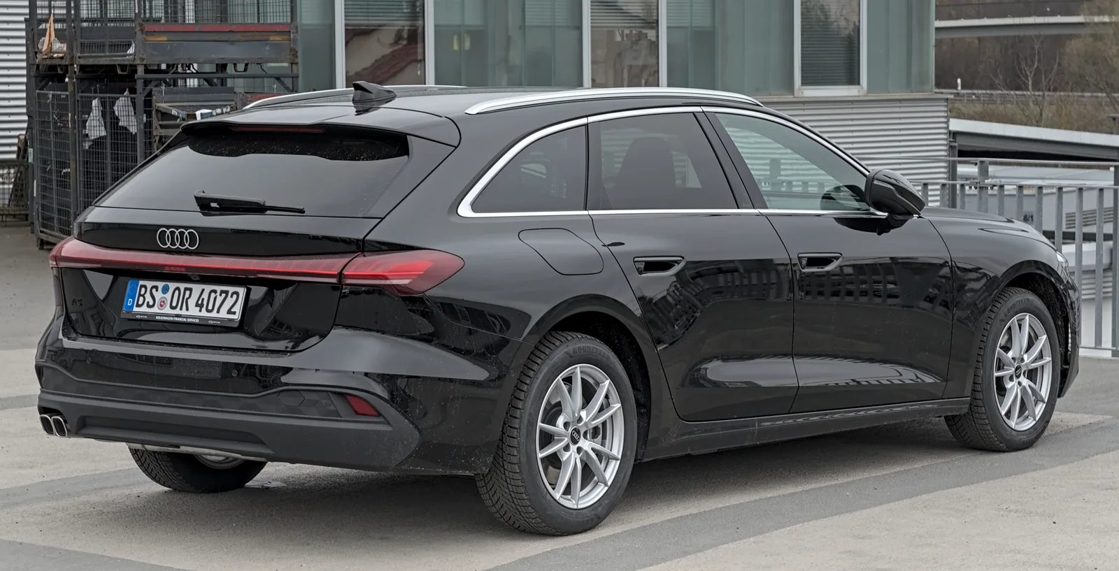 Audi A5 2026 Sportback — vue latérale sur route de campagne