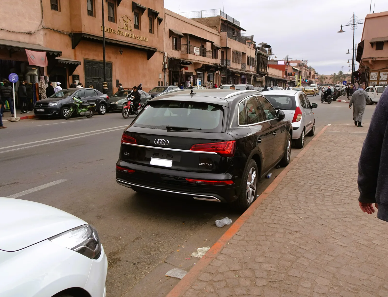 Audi Q5 30 TDI 2023 face avant argent trois quarts SUV Audi diesel MHEV