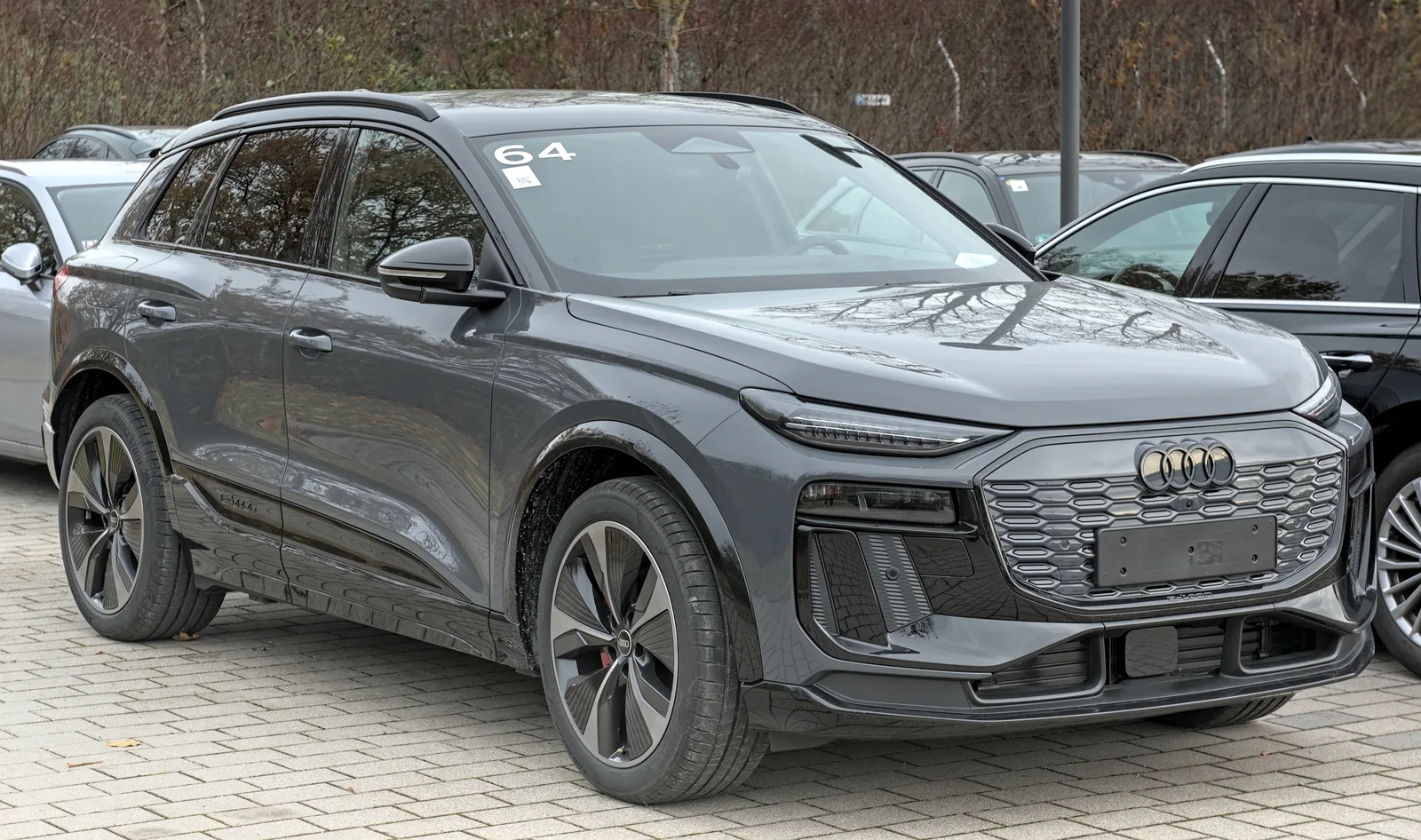 Audi Q6 e-tron 2026 : prix dès 70 900 €, autonomie 652 km