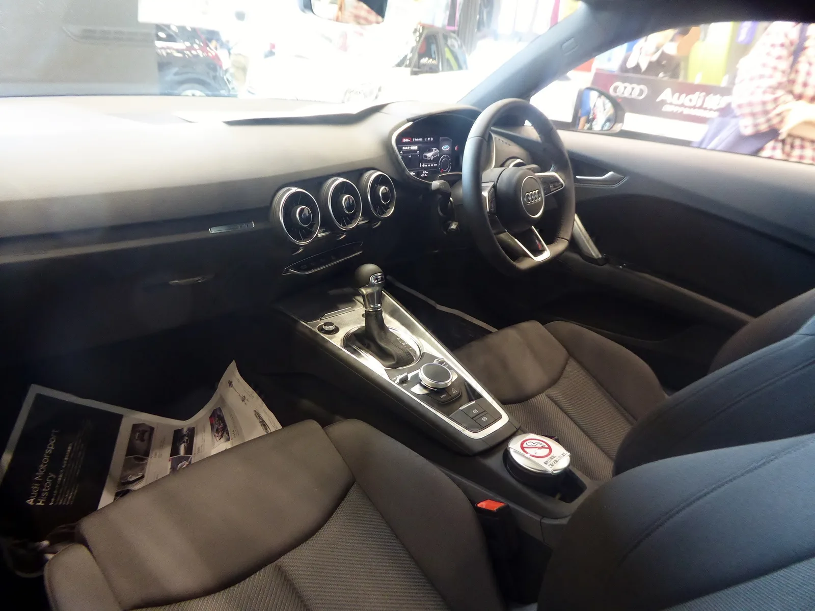 Audi TT occasion 2026 vue aérienne coupé sportif rouge quatre anneaux