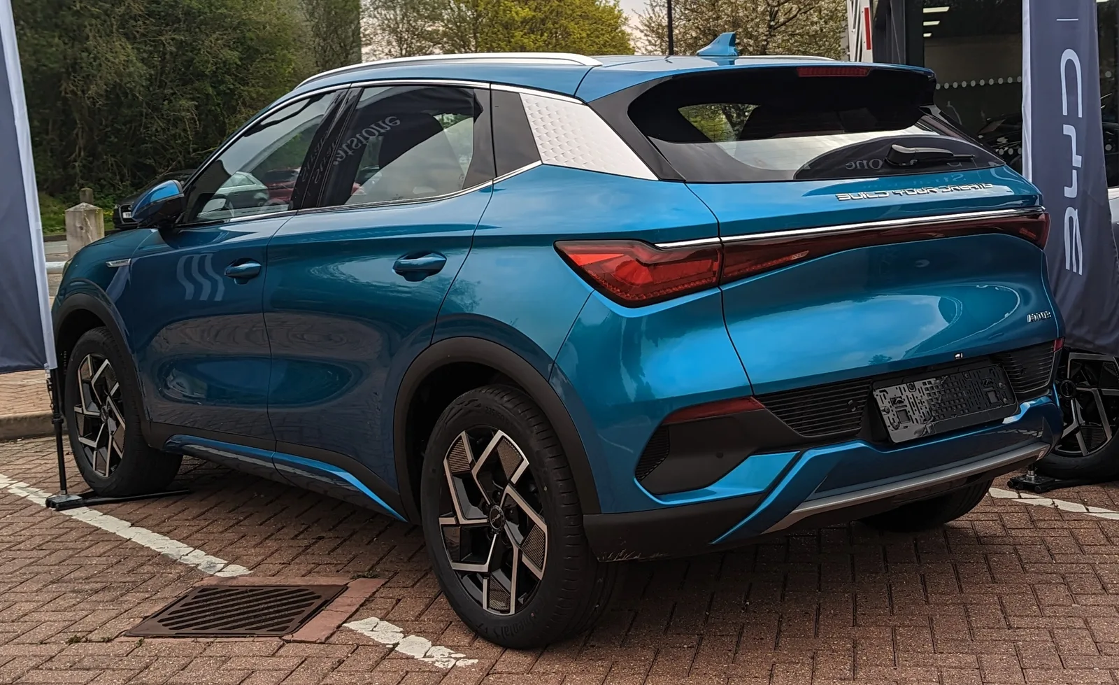 BYD Atto 3 2026 bleu métallisé trois quarts vue latérale
