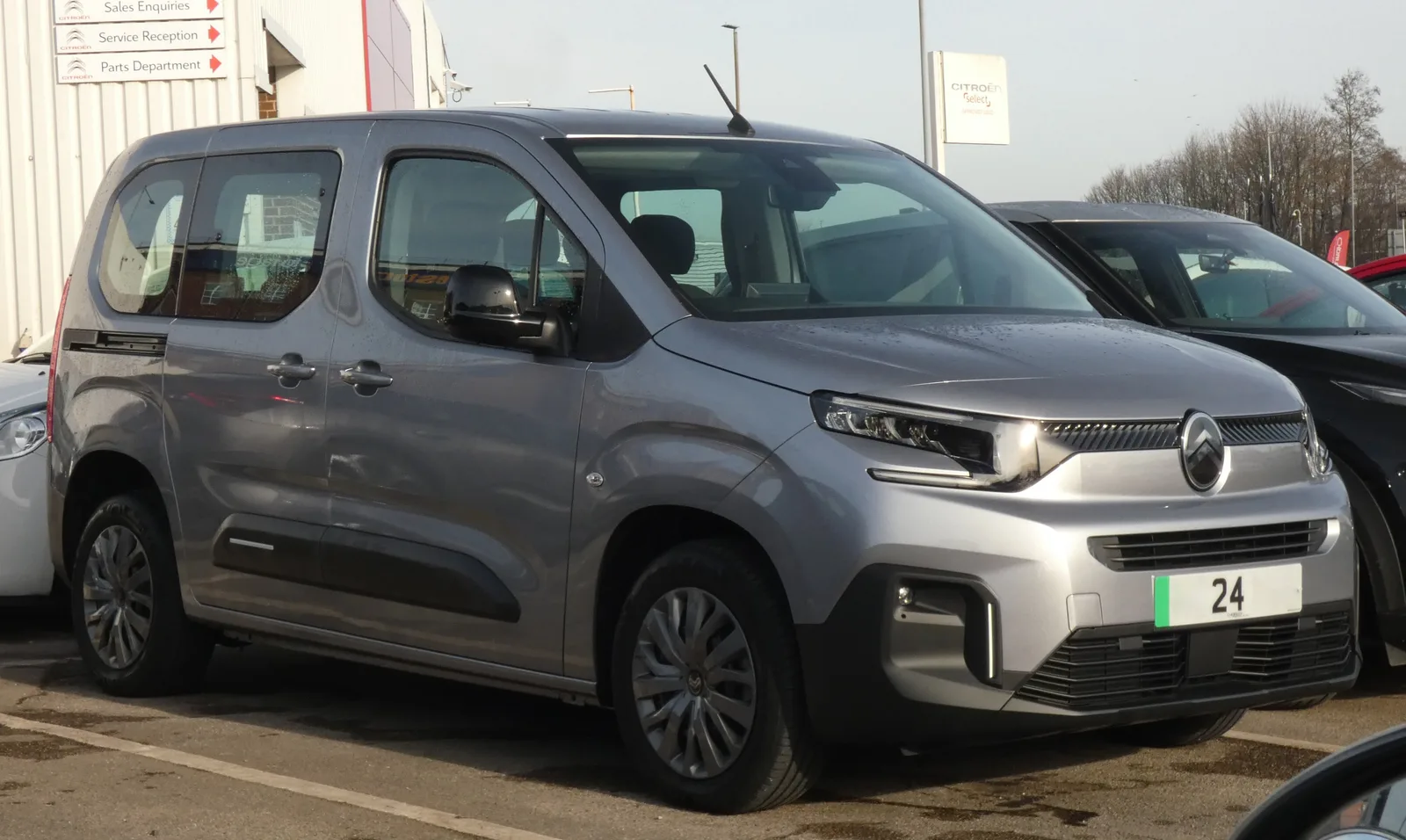 Citroën ë-Berlingo électrique 2026 version électrique gris cumulus vue avant