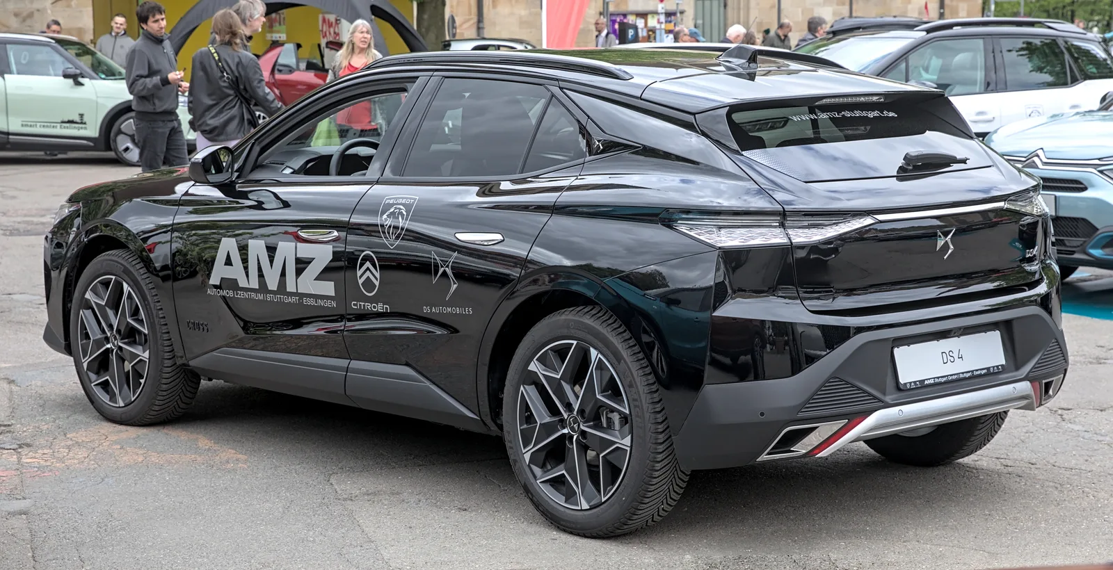 DS 4 2026 profil vue latérale extérieur DS Automobiles berline compacte premium fastback