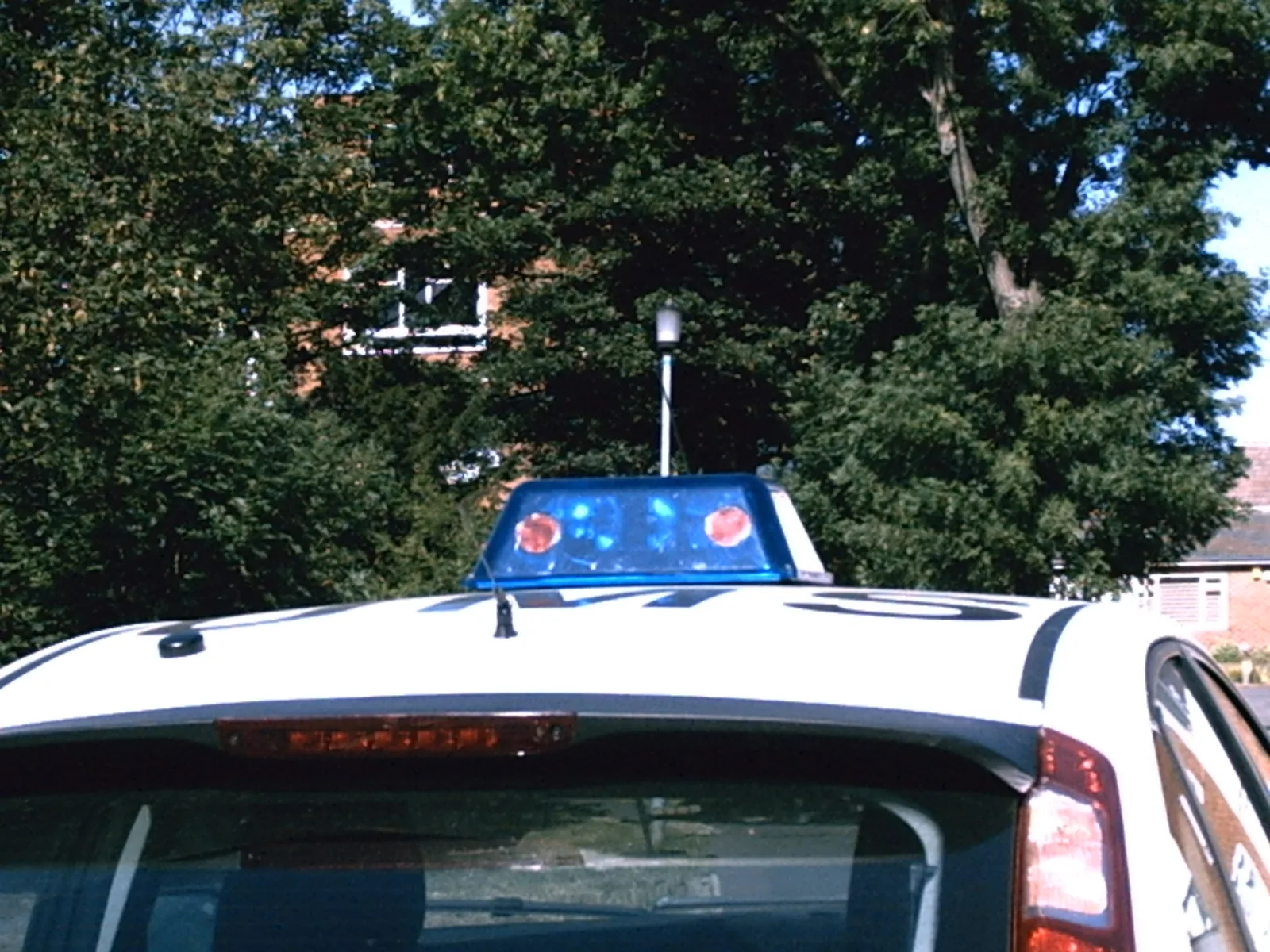 Gyrophare de signalisation lumineuse d'urgence orange — système de balisage V16 pour véhicules