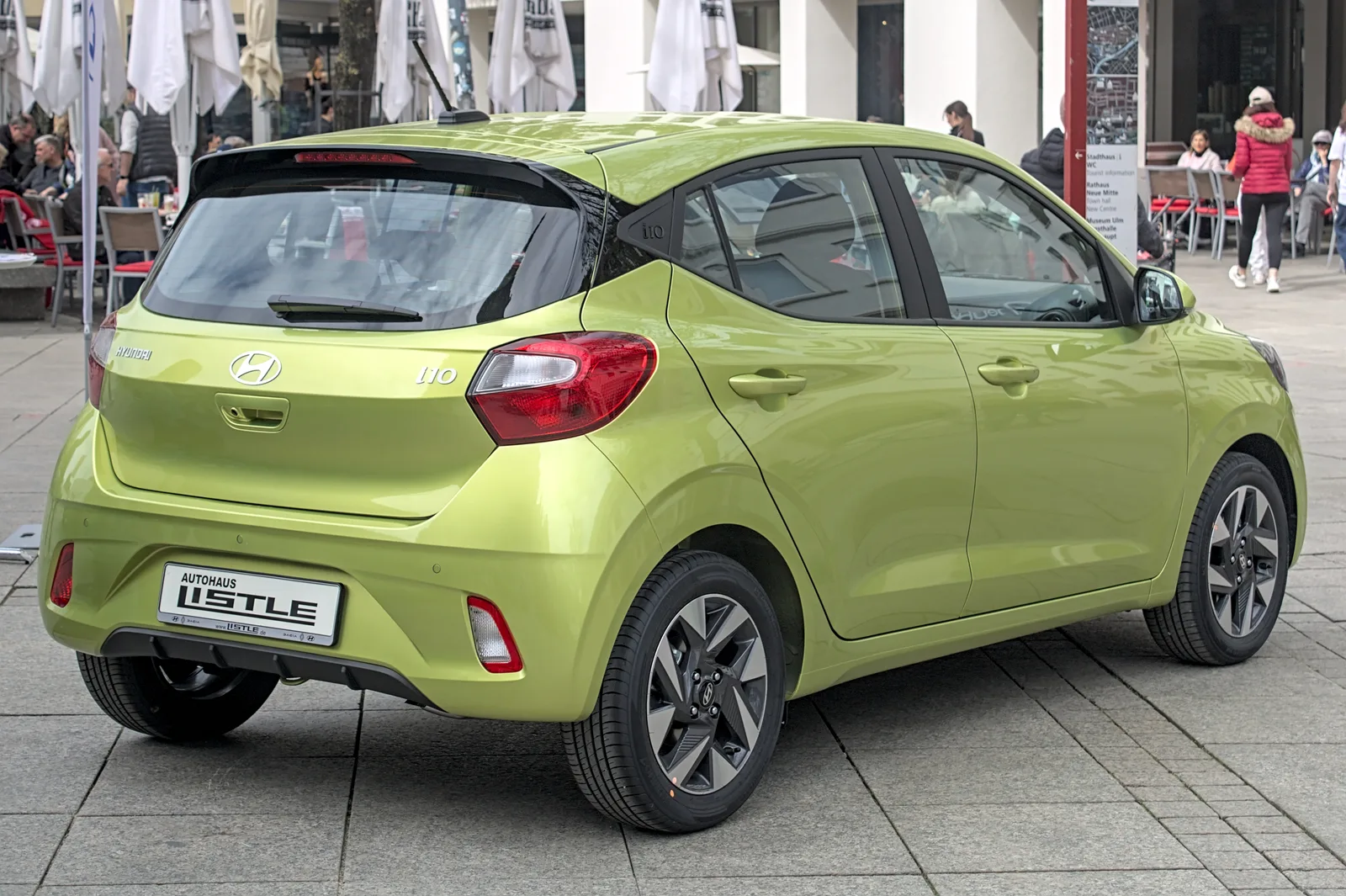 Hyundai i10 2026 intérieur salon tableau de bord vert