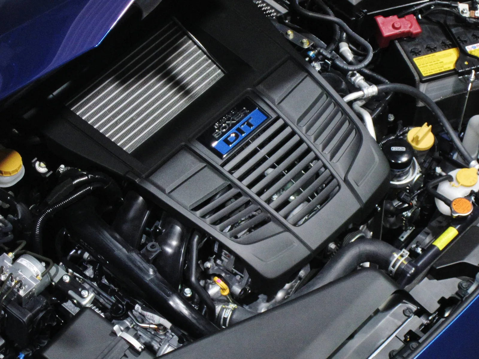 Compartiment moteur Subaru FA20 DIT à injection directe turbo — même technologie que les moteurs TSI, THP et EcoBoost