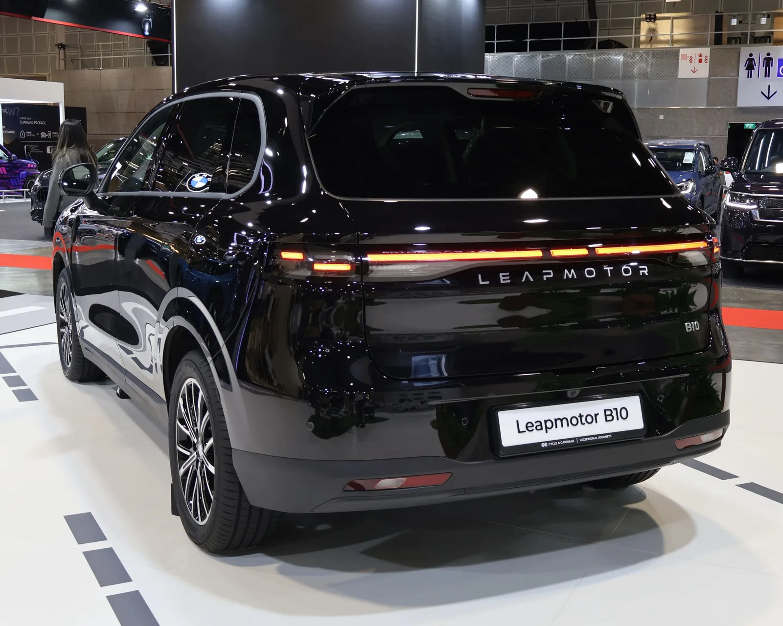 Leapmotor B10 2026 vue arrière SUV électrique compact noir salon automobile