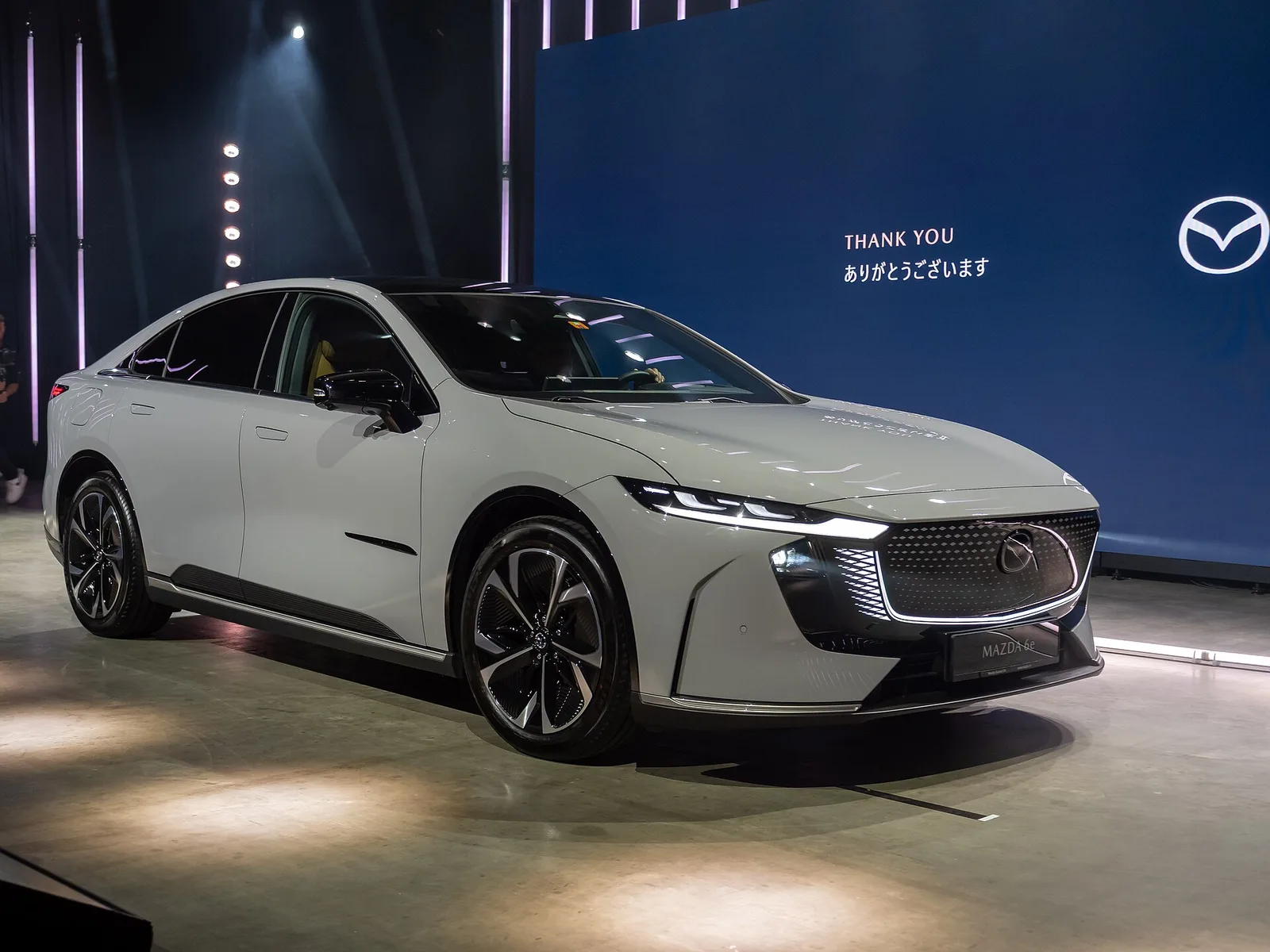 Mazda 6e 2026 : prix dès 42 900 €, autonomie 552 km, avis
