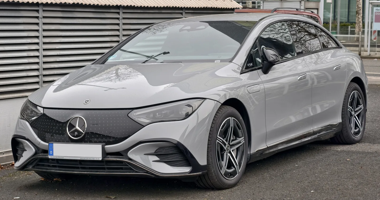Mercedes EQE 2026 : prix dès 71 400 €, autonomie 660 km