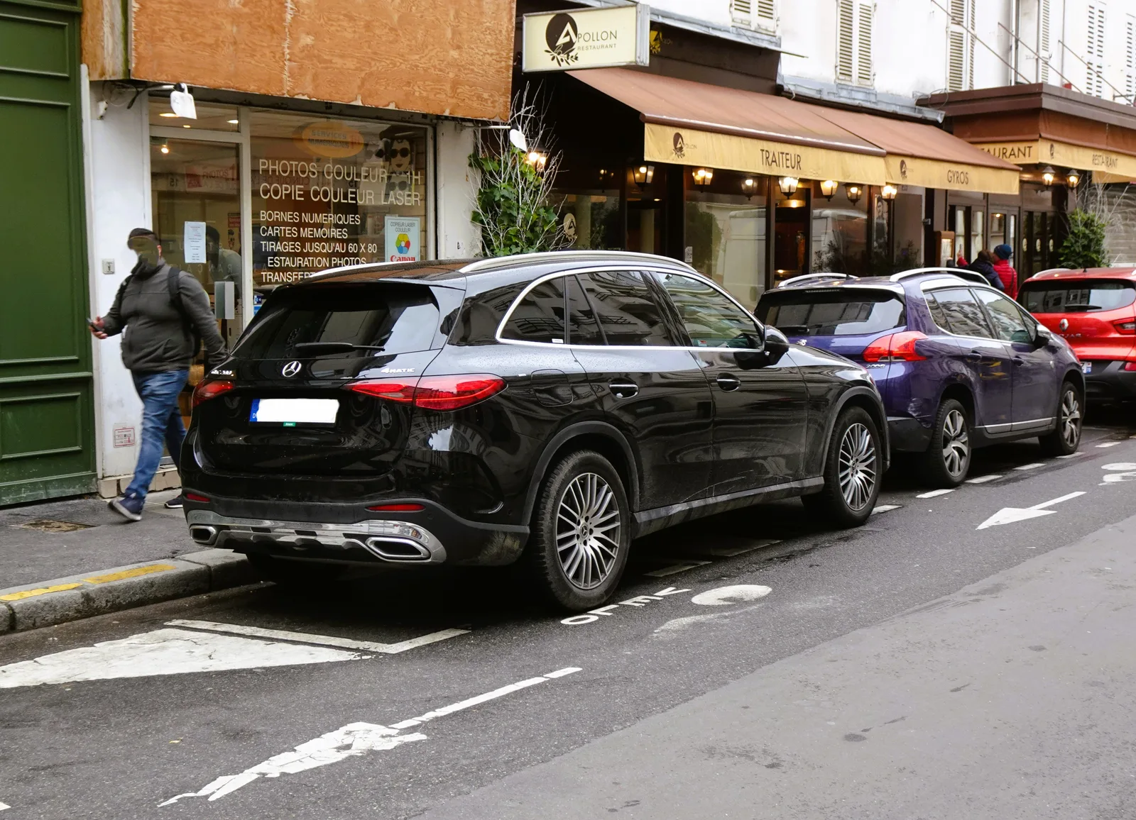 Mercedes GLC 300 e 4MATIC AMG X254 2023 vue profil — hybride rechargeable avec 101 km d'autonomie électrique