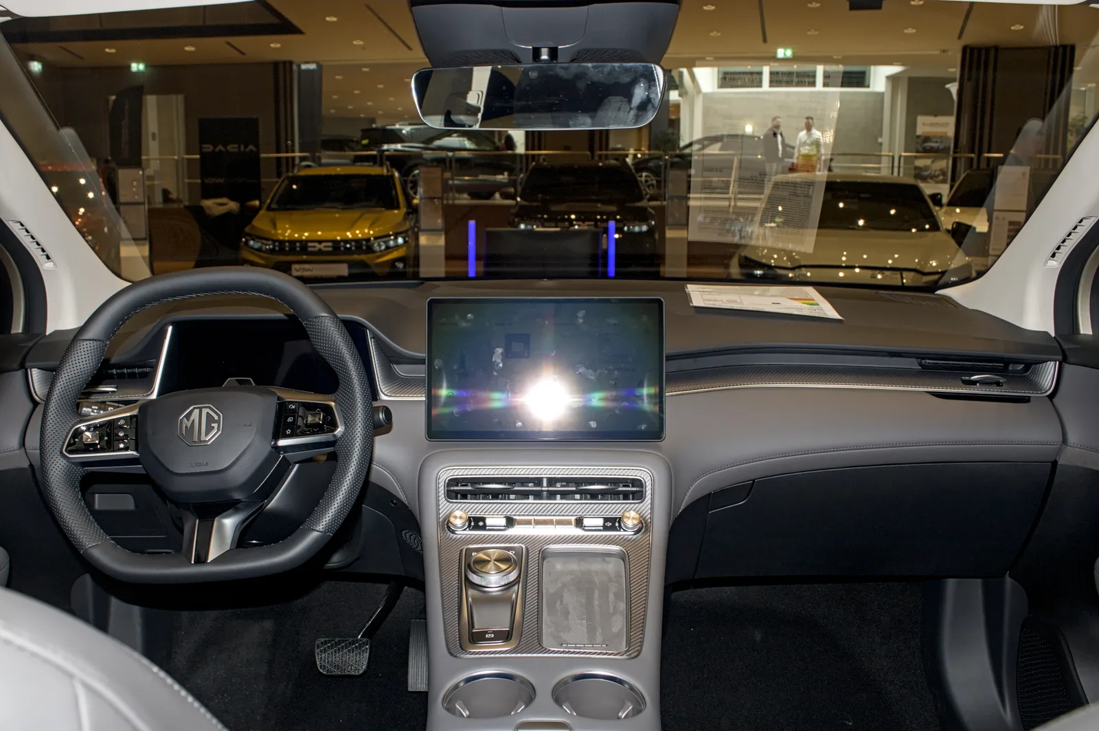 MG S6 EV 2026 tableau de bord intérieur écran tactile volant