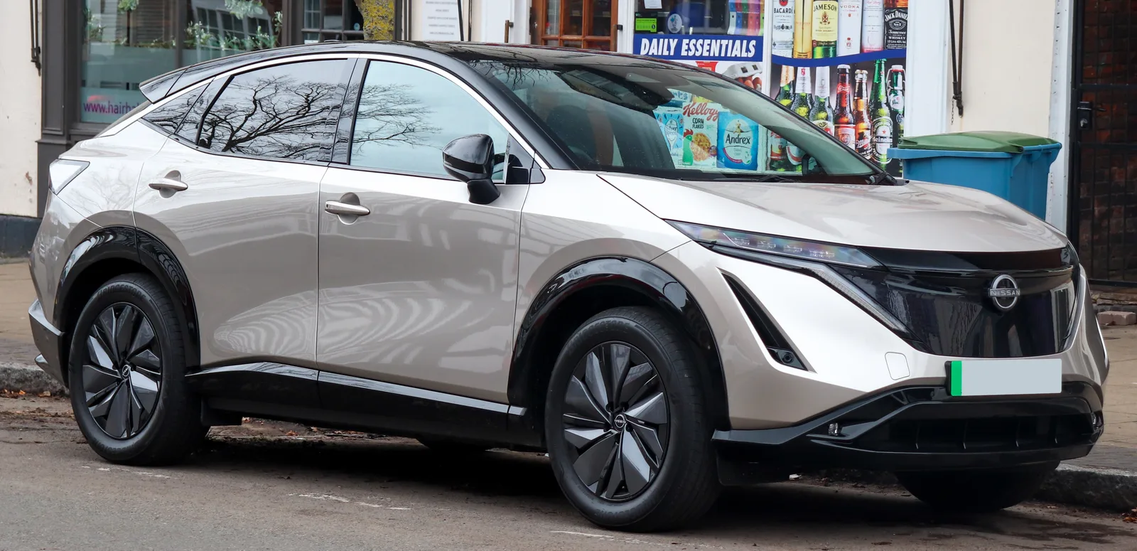 Nissan Ariya 2026 — face avant et feux LED
