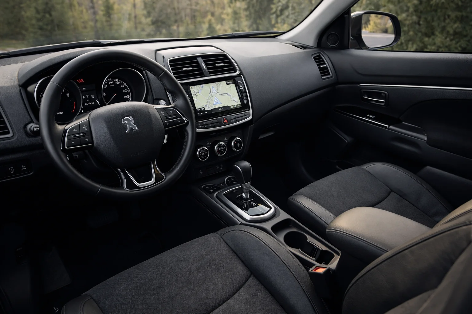 Intérieur Peugeot 4008 tableau de bord habitacle équipements