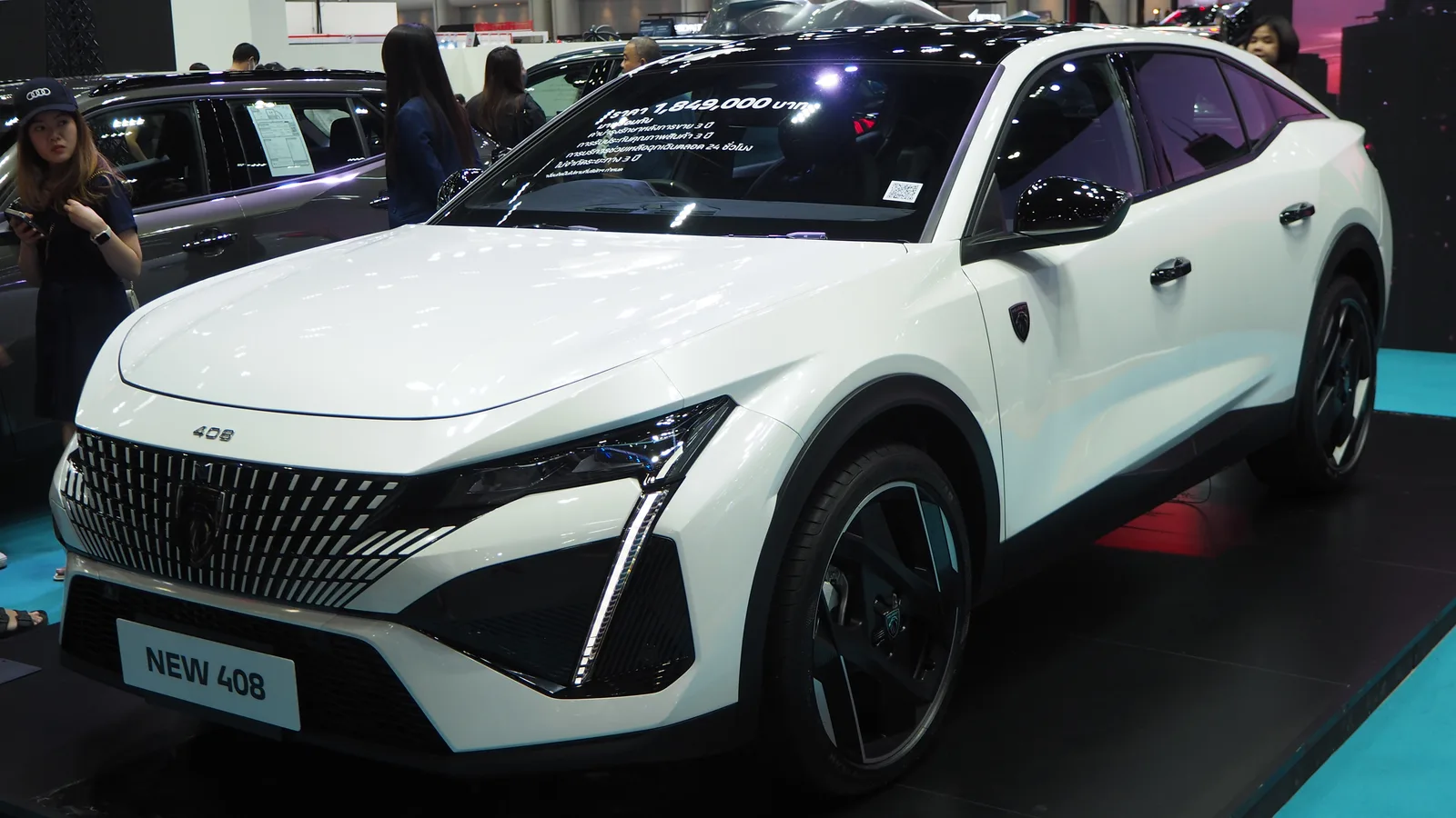 Peugeot 408 GT 2023 finition haut de gamme salon Thaïlande