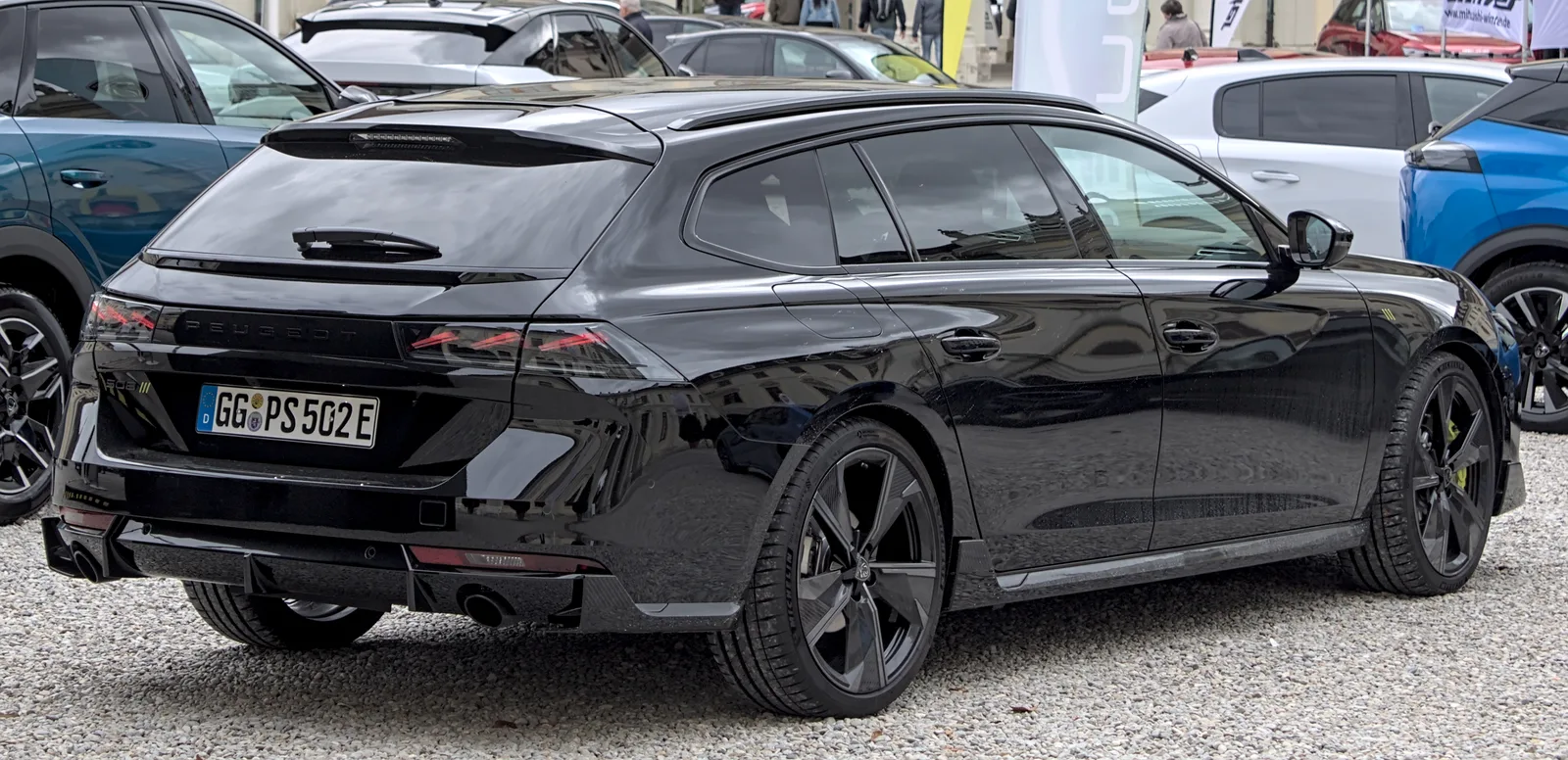 Peugeot 508 PSE SW vue arrière noire feux Three Claws bande lumineuse LED