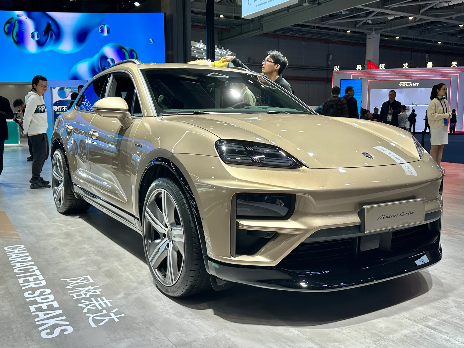 Porsche Macan électrique 2026 : prix dès 83 100 €, avis
