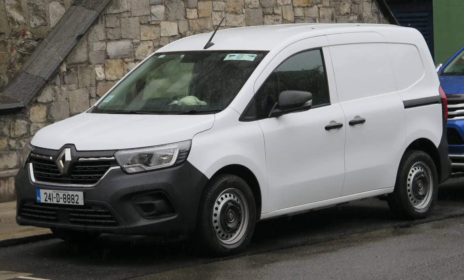 Renault Kangoo 2026 K3 vue 3/4 avant blanc extérieur pratique famille