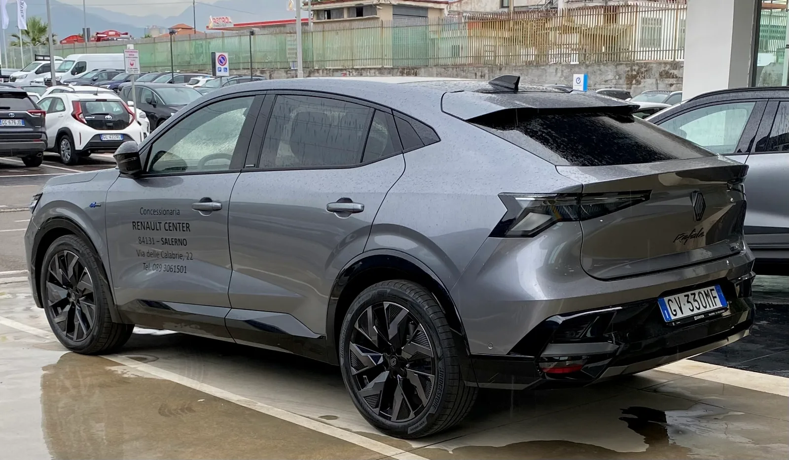 Renault Rafale 2026 vue arrière profil SUV coupé finition Esprit Alpine