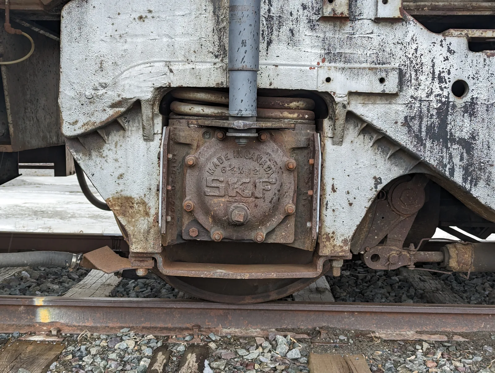 Roulement à billes de type industriel avec marquage SKF — même technologie que sur les véhicules automobiles