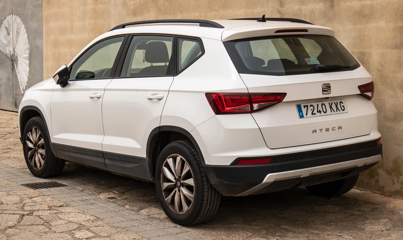 Seat Ateca Style 2024 vue arrière — blanc