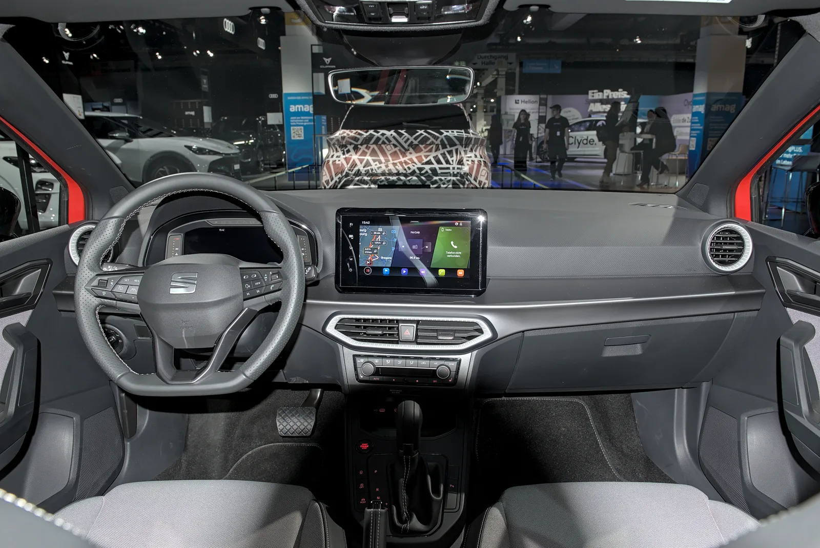 Seat Ibiza 2026 tableau de bord écran multimédia intérieur habitacle finition FR