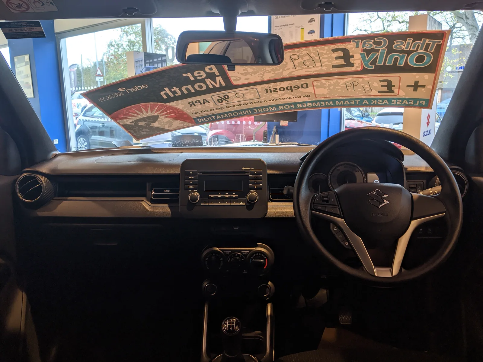 Suzuki Ignis 2026 tableau de bord et habitacle intérieur citadine hybride