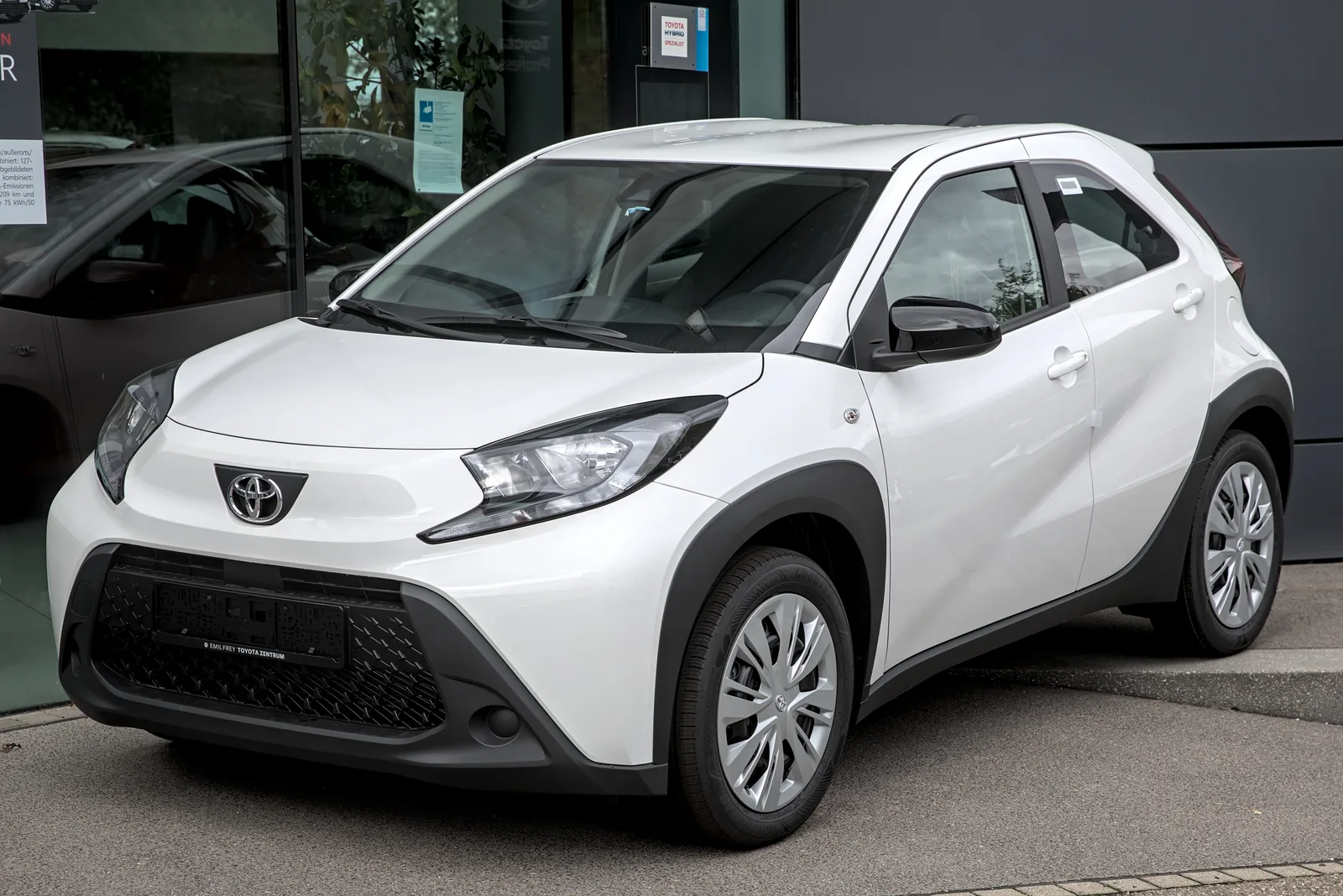 Toyota Aygo X bleu assurance jeune conducteur voiture faible puissance 2026