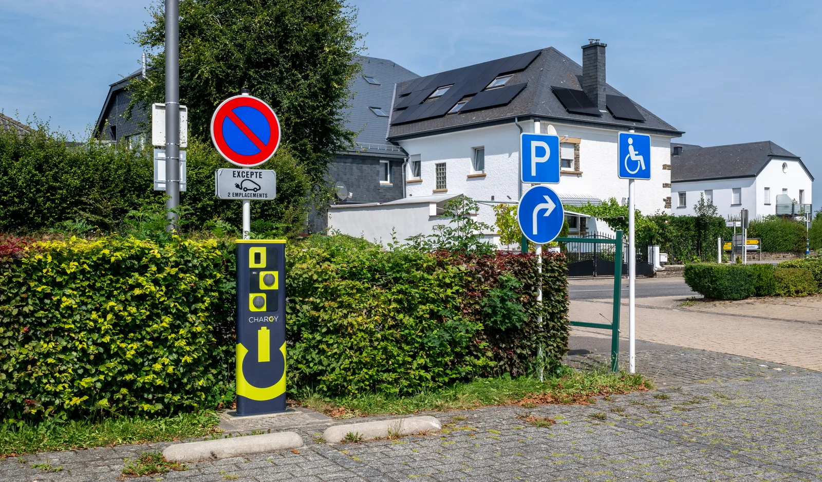 Partir en vacances en voiture électrique été 2026 : guide complet