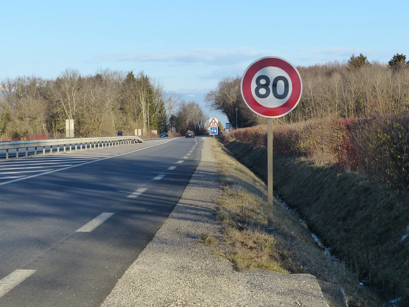 Panneau limitation vitesse 80 km/h route nationale française bidirectionnelle hors agglomération