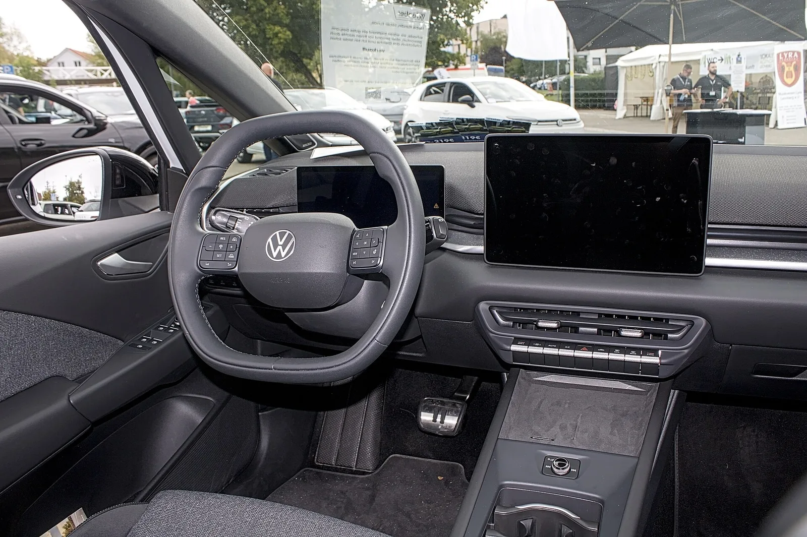 Volkswagen ID.3 Neo 2026 vue de trois quarts avant, la compacte électrique qui partage sa plateforme avec l'Audi A2 e-tron