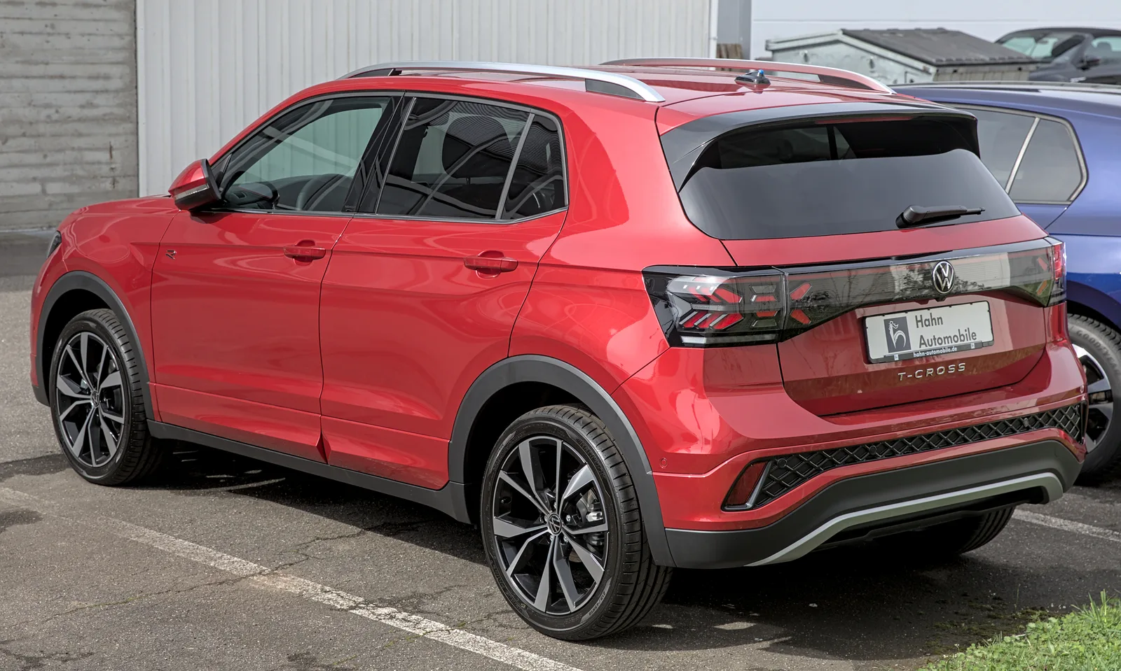Volkswagen T-Cross 2026 rouge trois-quarts arrière feux LED vue extérieure