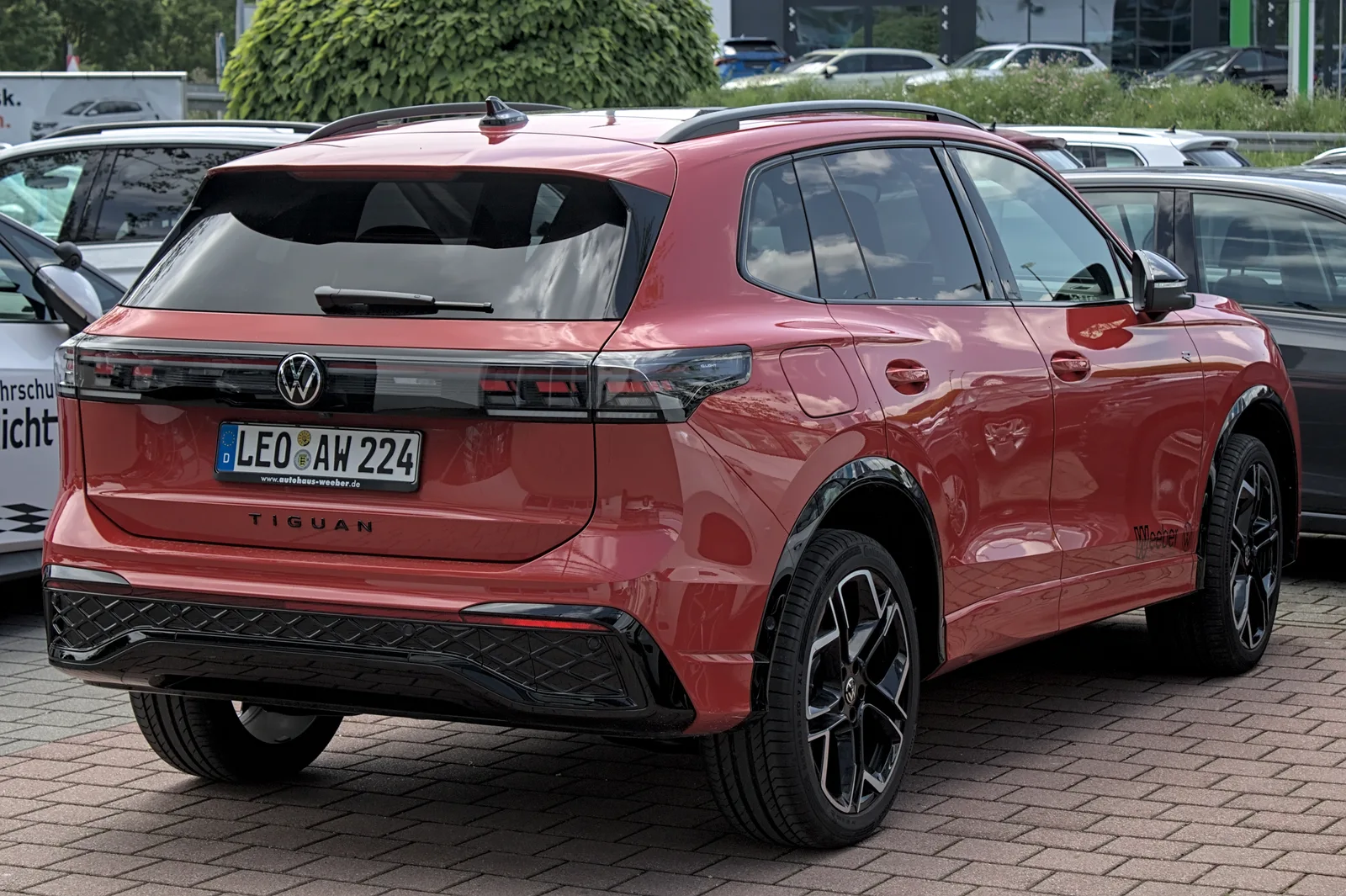Volkswagen Tiguan 2026 profil latéral — nouveau design SUV compact Volkswagen