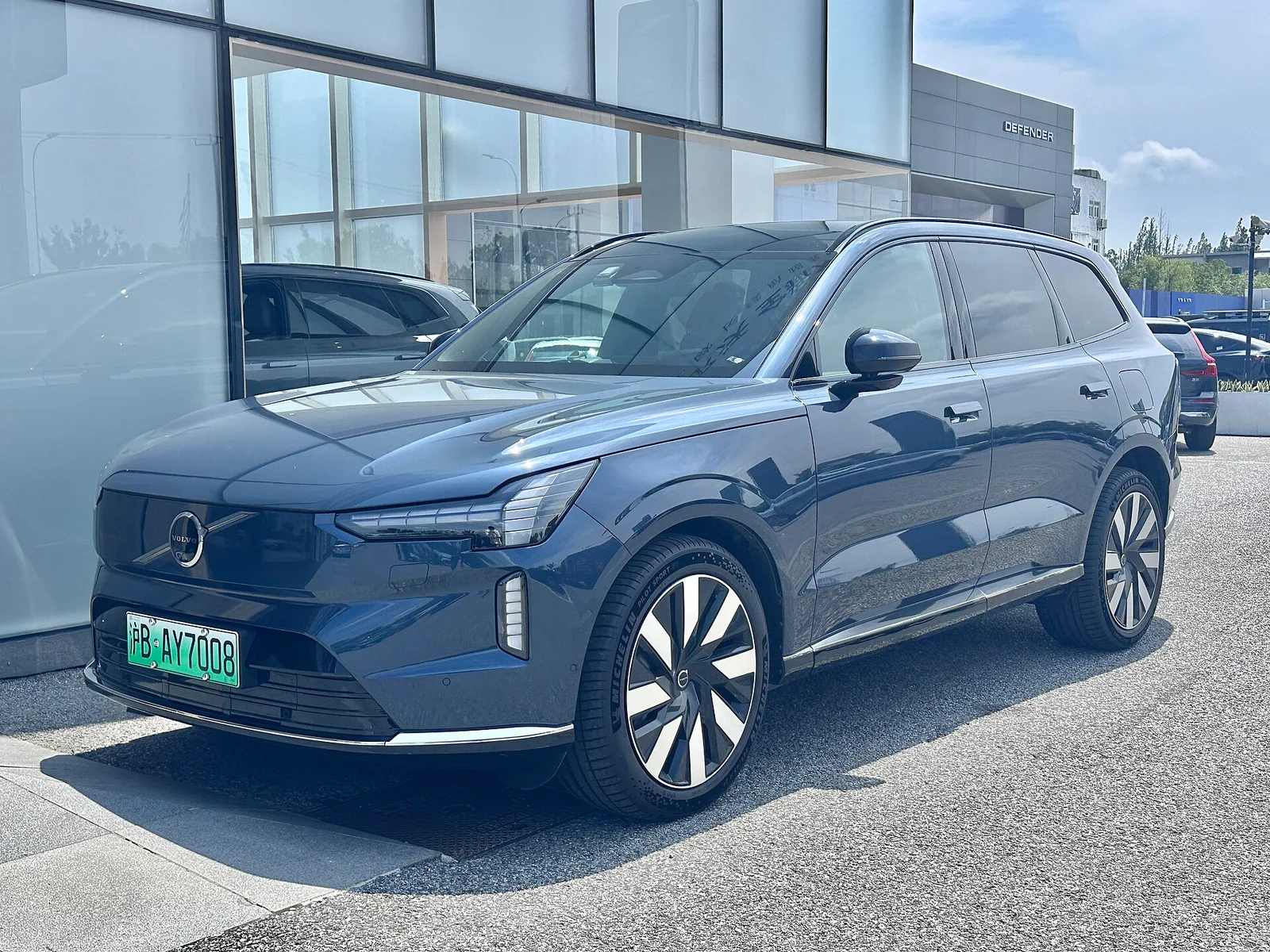 Volvo EX90 2026 : prix dès 95 000 €, autonomie 609 km, avis