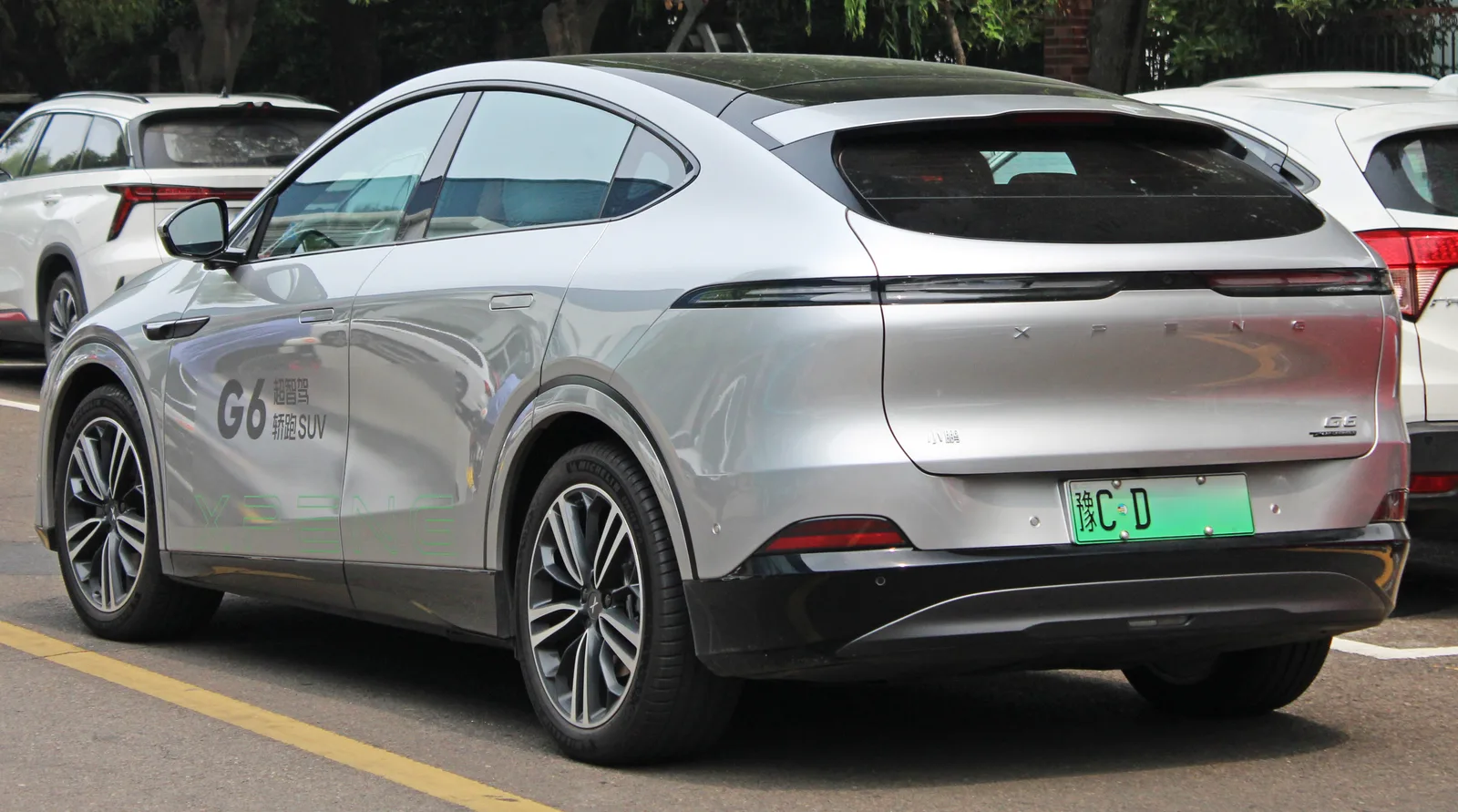XPeng G6 2026 vue arrière fin de journée SUV électrique chinois plateforme 800V